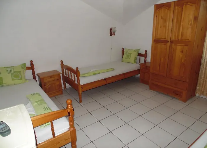 招待所 Topalovi 2*