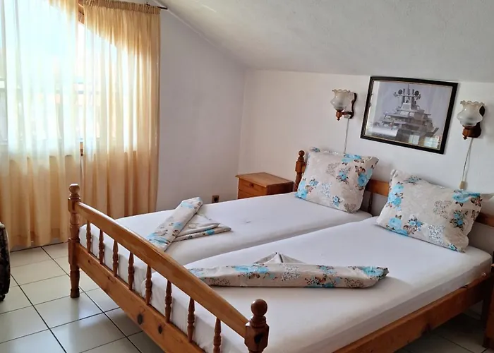 Topalovi Πανσιόν