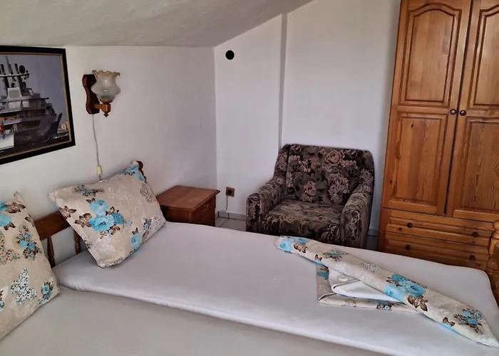 Topalovi Πανσιόν 2*