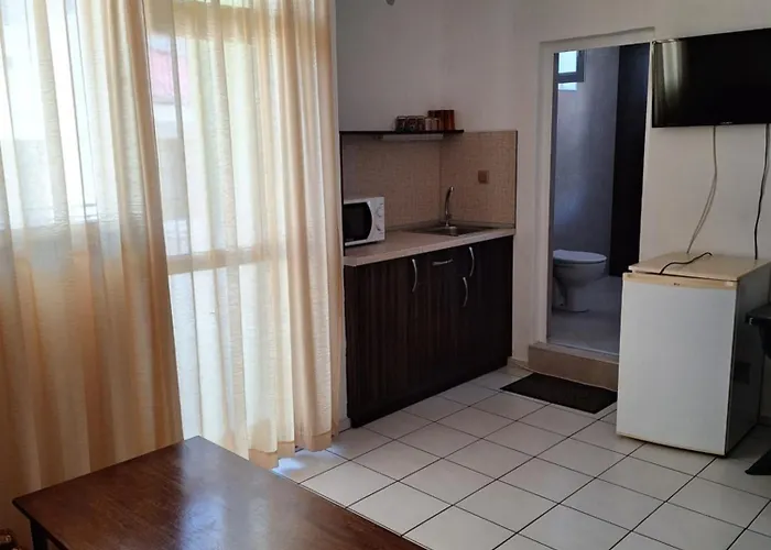 Πανσιόν Topalovi 2*