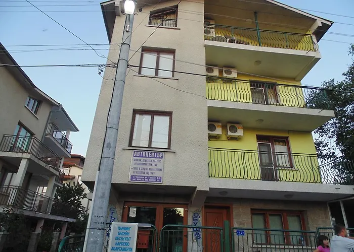 Πανσιόν Topalovi 2*