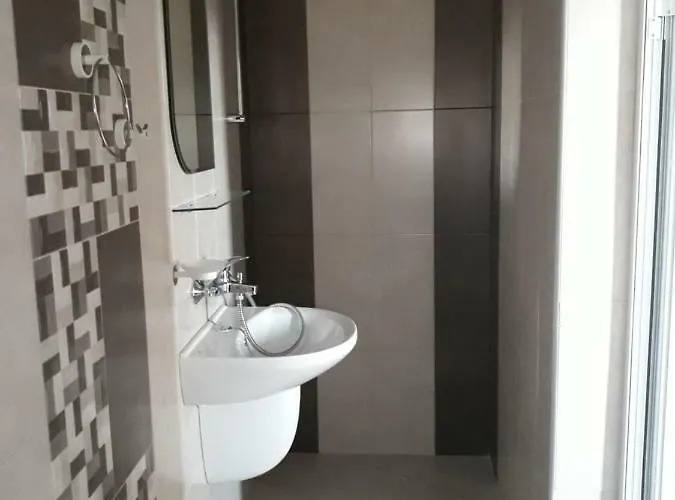 Topalovi Πανσιόν 2*