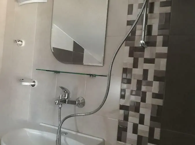 Topalovi Πανσιόν Τσερνομόρετς